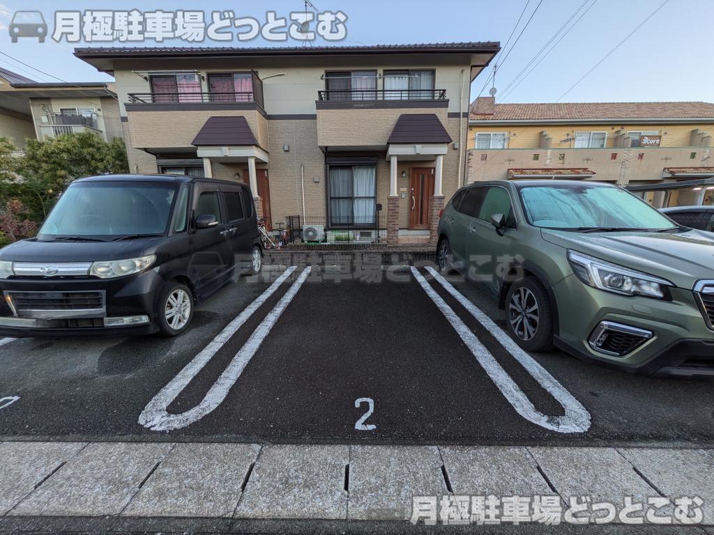 豊川市八幡町上ノ蔵32番地の月極駐車場5