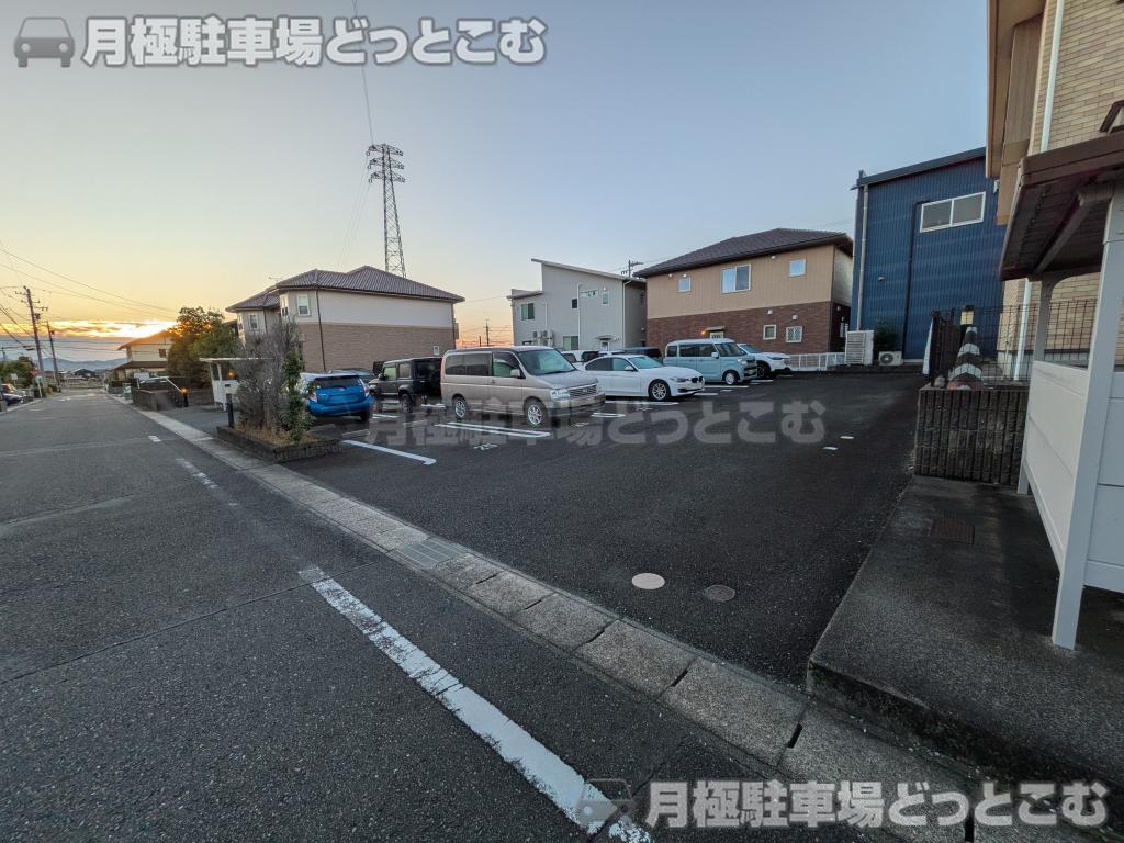 豊川市八幡町上ノ蔵31番地の2の月極駐車場3