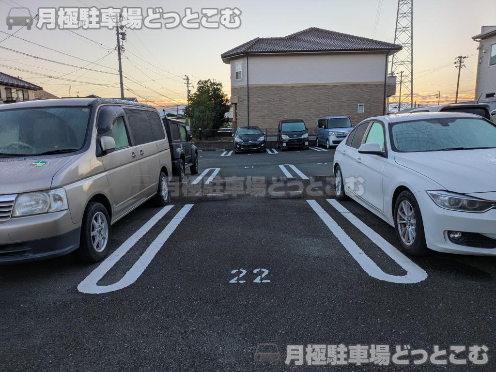 豊川市八幡町上ノ蔵31番地の2の月極駐車場4