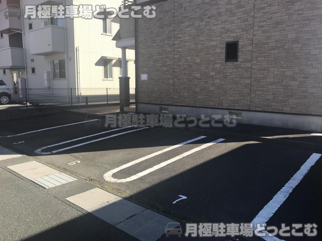 浜松市中央区志都呂1丁目37番28の月極駐車場5