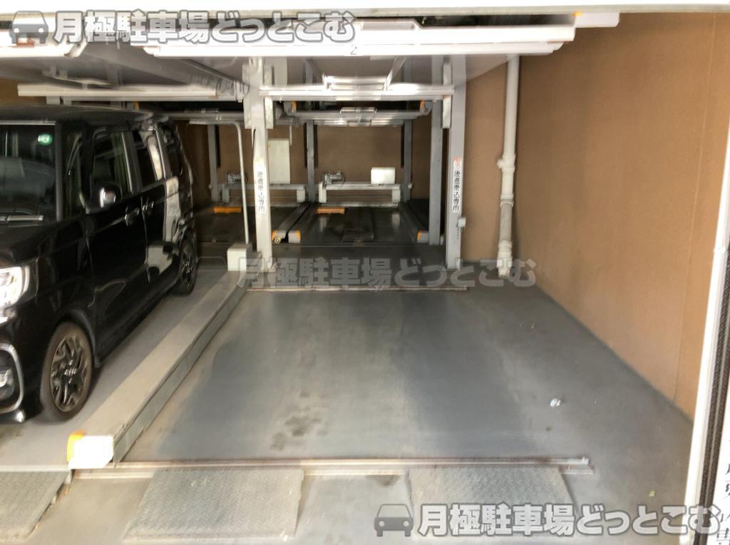 神戸市中央区八幡通3-2-8の月極駐車場4
