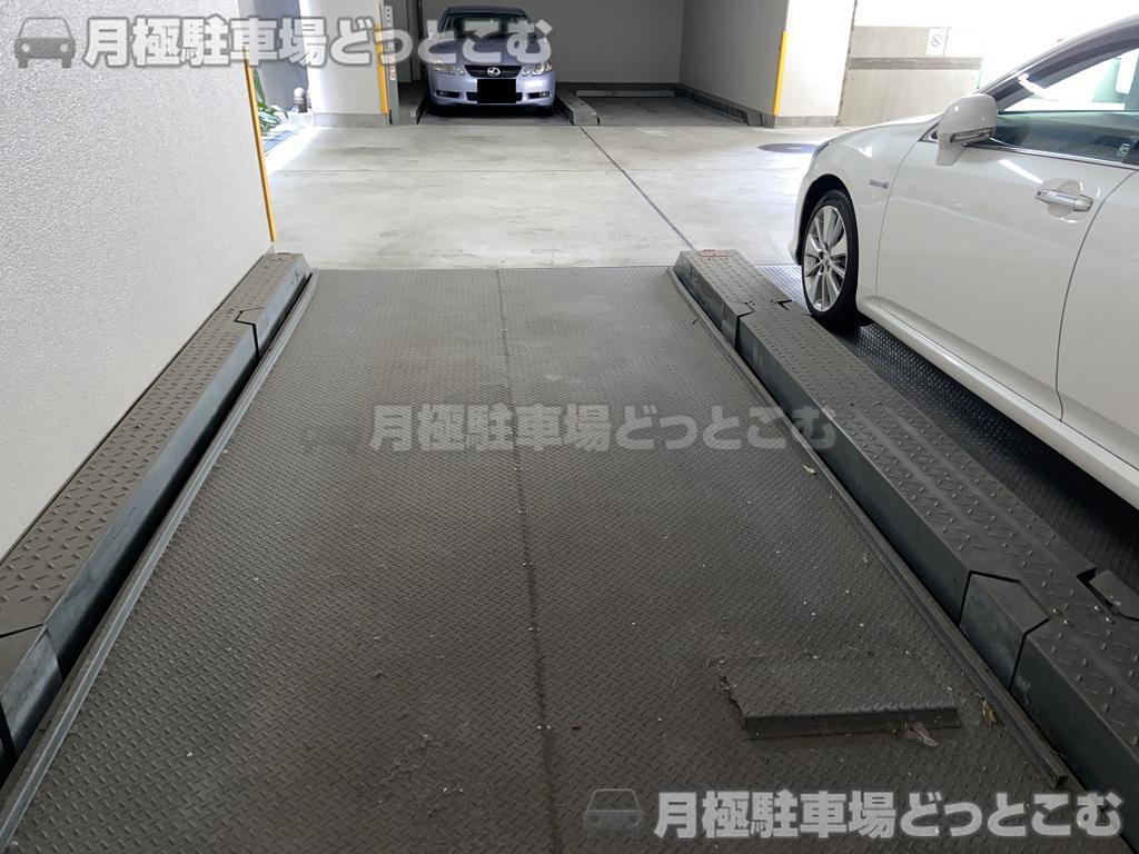 神戸市中央区八幡通3-1-9の月極駐車場4