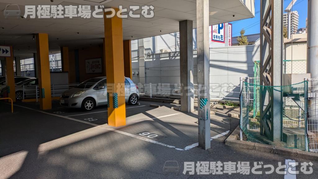 北九州市小倉北区中島1丁目19番13号の月極駐車場3