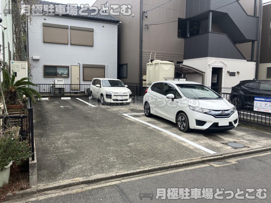 名古屋市中川区明徳町2丁目25の月極駐車場8
