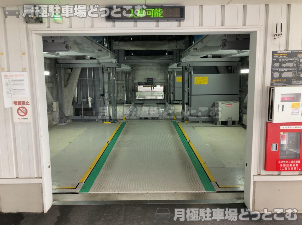 川西市小花1-6-13の月極駐車場2