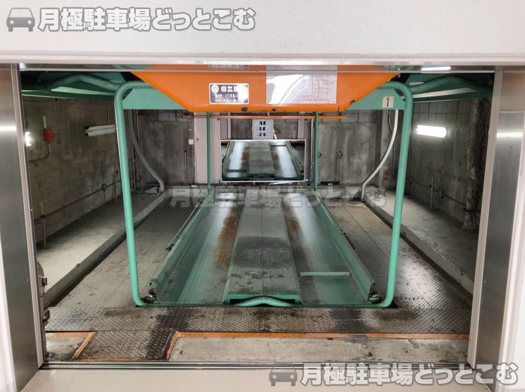 明石市本町1-1-28の月極駐車場2