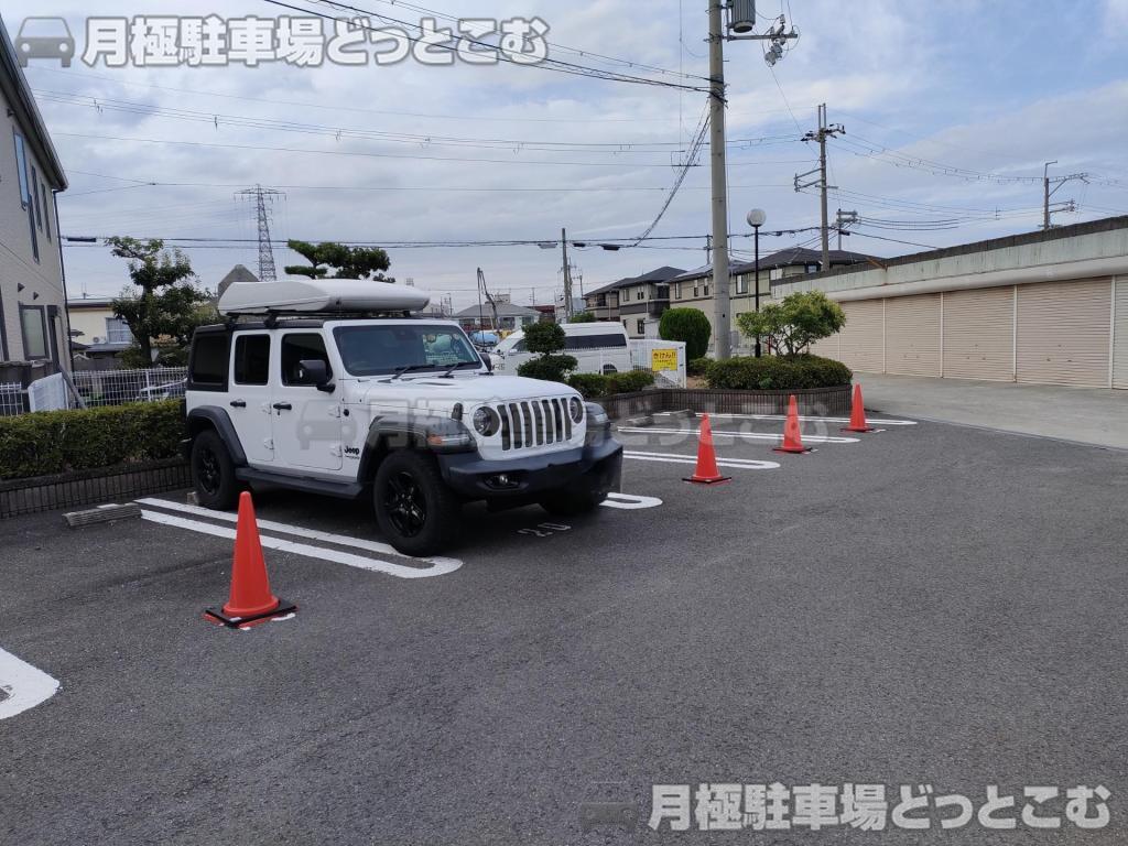 泉佐野市上瓦屋796－1の月極駐車場1