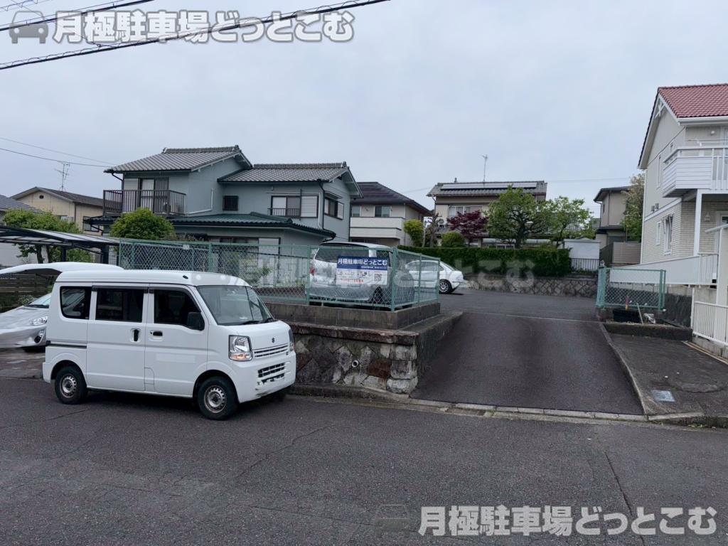 春日井市石尾台2丁目9-18の月極駐車場1