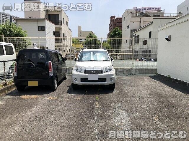 名古屋市中区正木2丁目16-28の月極駐車場3