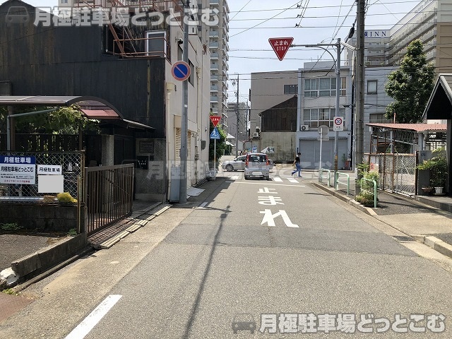 名古屋市中区正木2丁目16-28の月極駐車場4