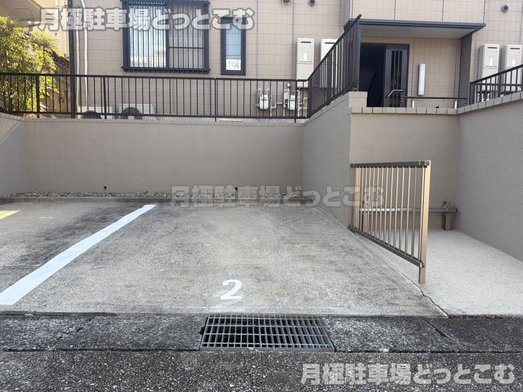 名古屋市千種区朝岡町3丁目25-2の月極駐車場6