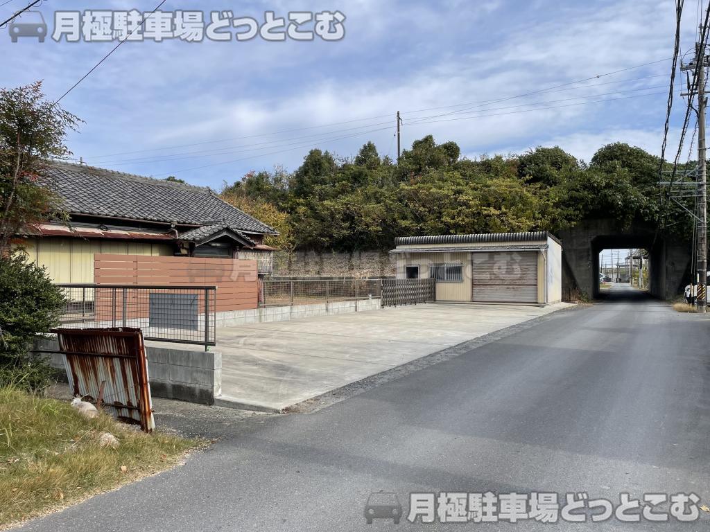 四日市市河原田町2033-1の月極駐車場5