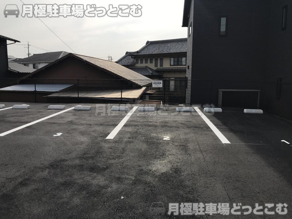 津島市兼平町2丁目30-1の月極駐車場4
