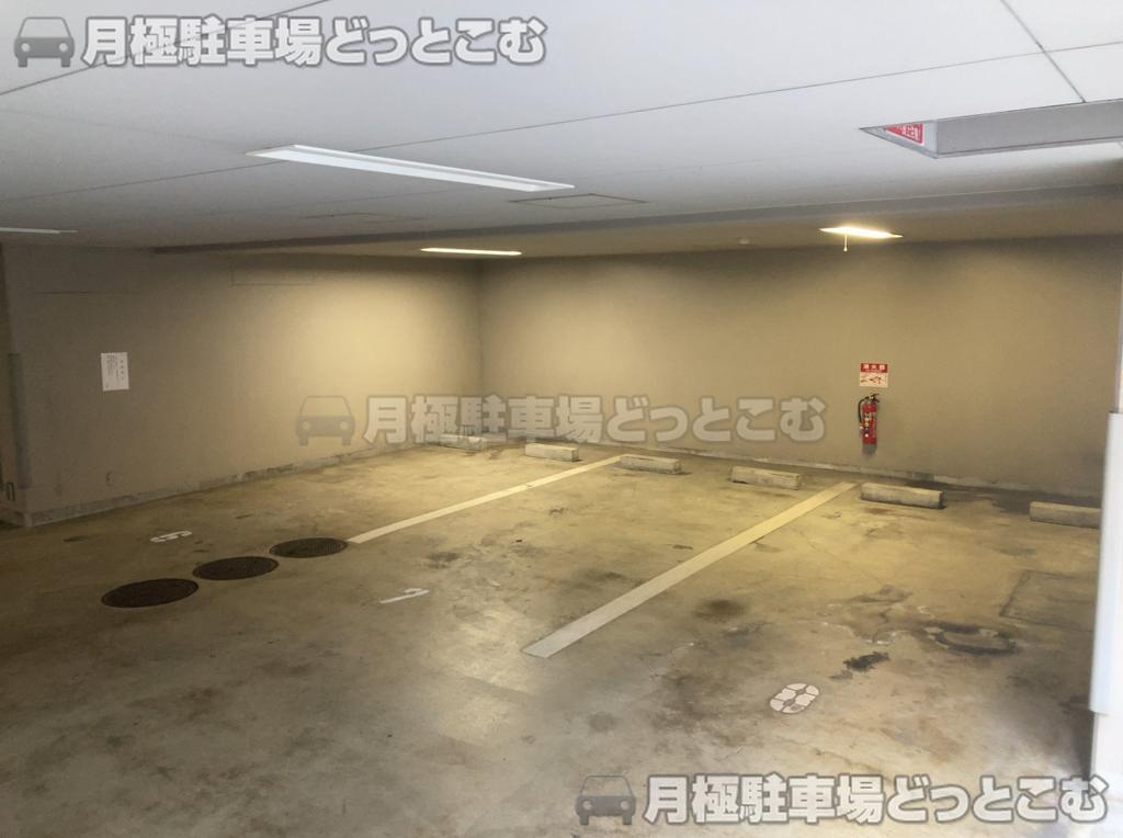 神戸市中央区小野柄通3-1-2の月極駐車場3
