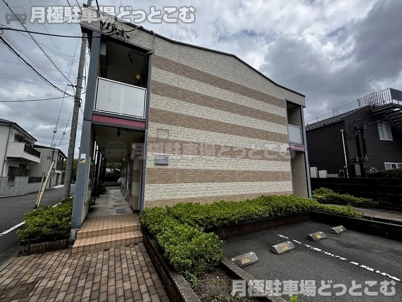 調布市深大寺東町5－8－17の月極駐車場1