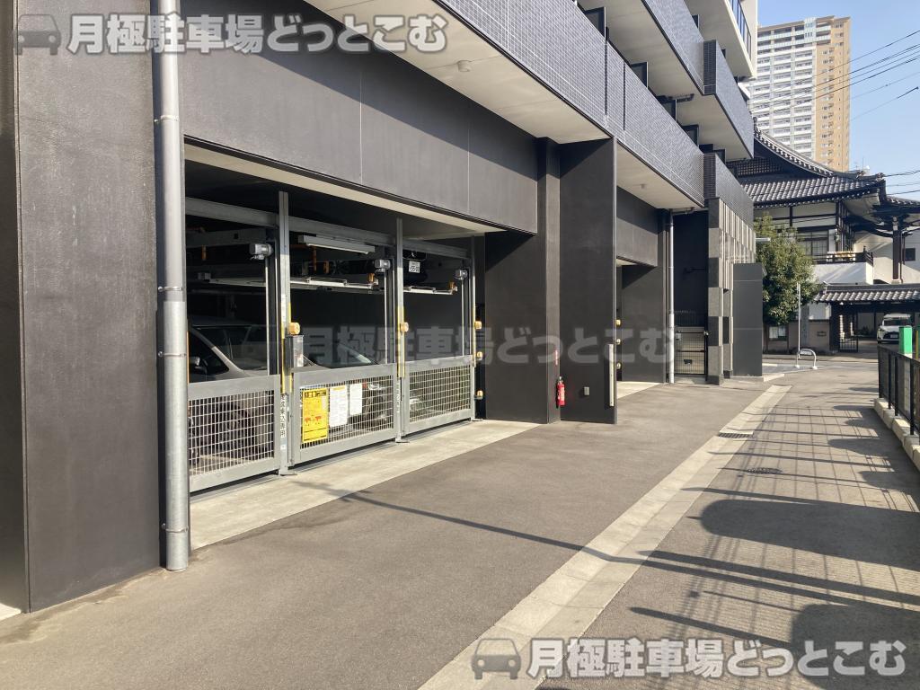 名古屋市中区新栄3丁目2-12の月極駐車場2