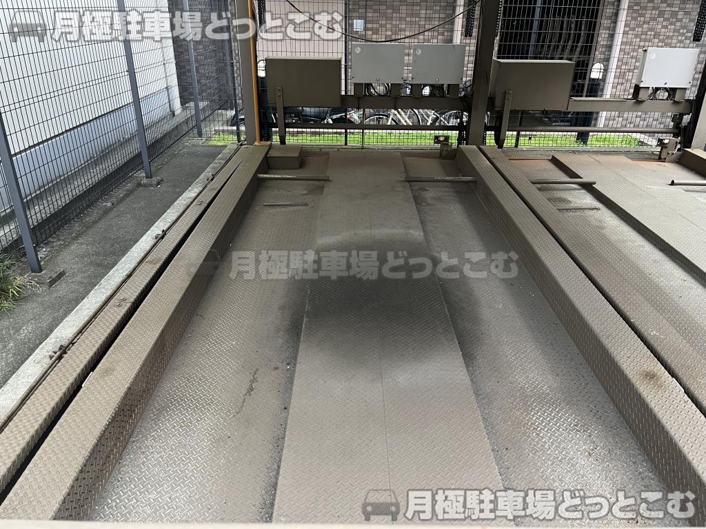 大阪市浪速区幸町3丁目7番7号の月極駐車場4
