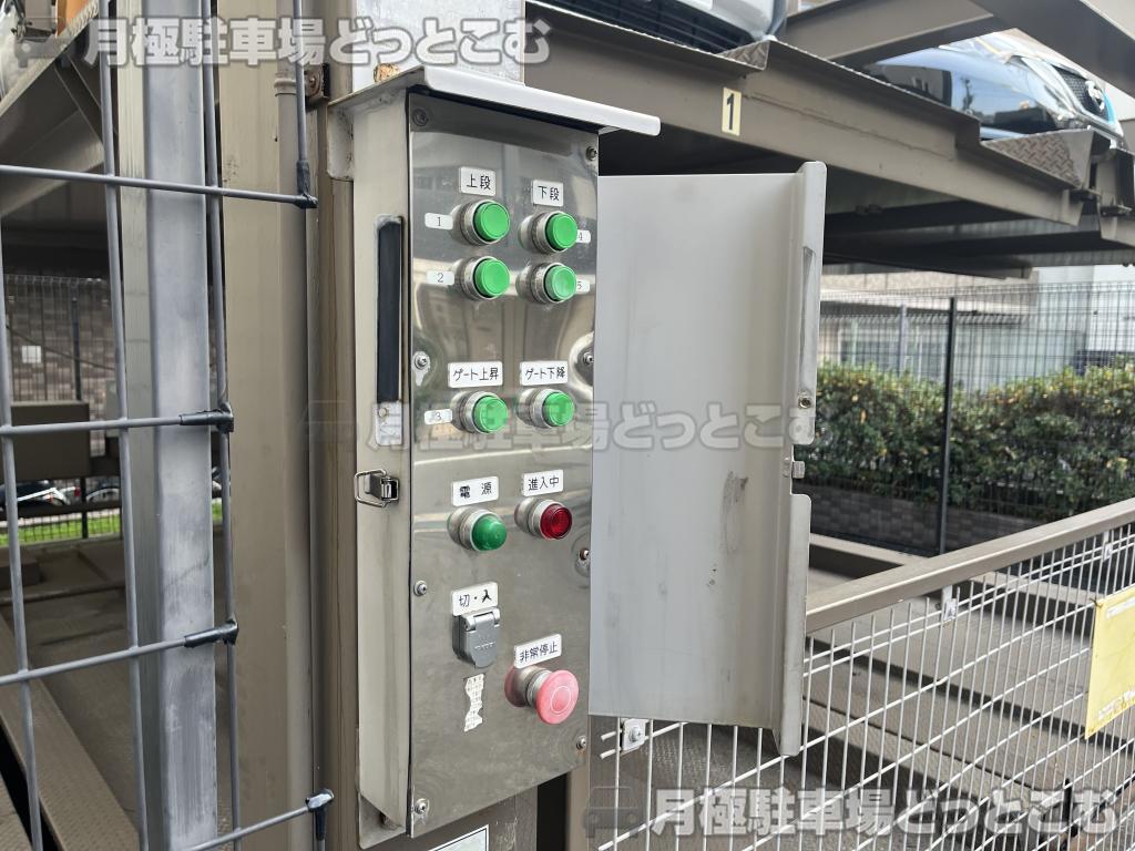 大阪市浪速区幸町3丁目7番7号の月極駐車場6