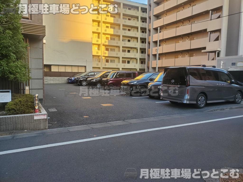 大田区西六郷4丁目30-14の月極駐車場3