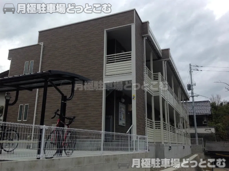 松江市西津田7－6－13の月極駐車場1