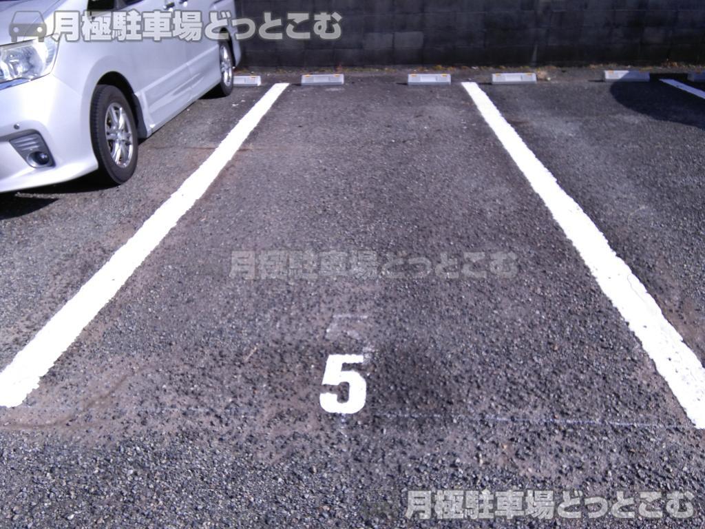 神戸市北区北五葉1丁目7-10の月極駐車場4