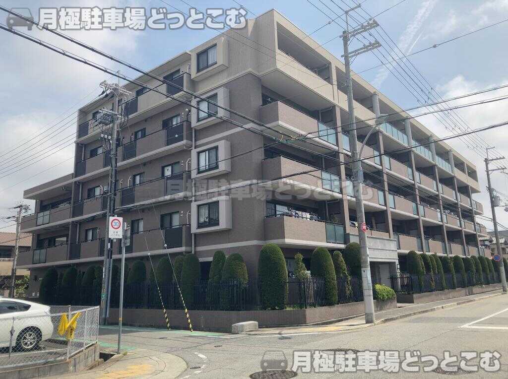 西宮市若草町2-3-27の月極駐車場3