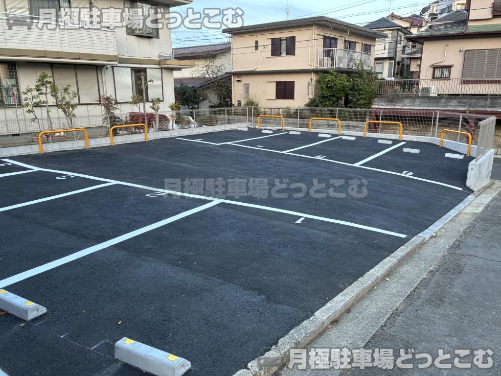 横浜市港南区笹下6丁目33-15の月極駐車場2