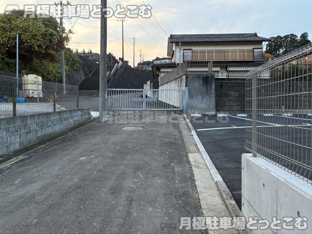 横浜市港南区笹下6丁目33-15の月極駐車場6