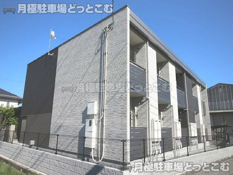 出雲市大津新崎町7－37の月極駐車場1