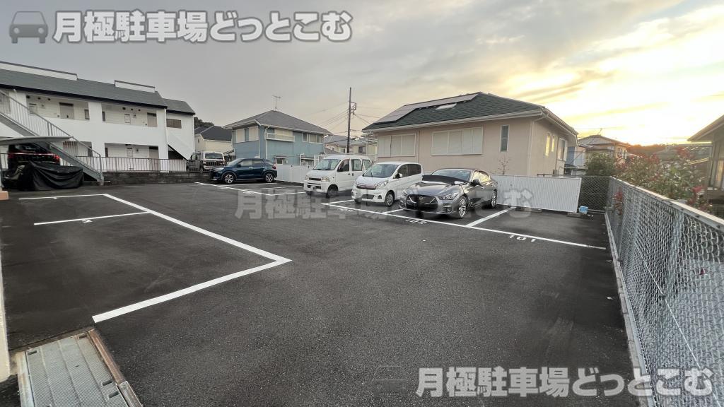 秦野市今泉台3丁目1-6の月極駐車場2