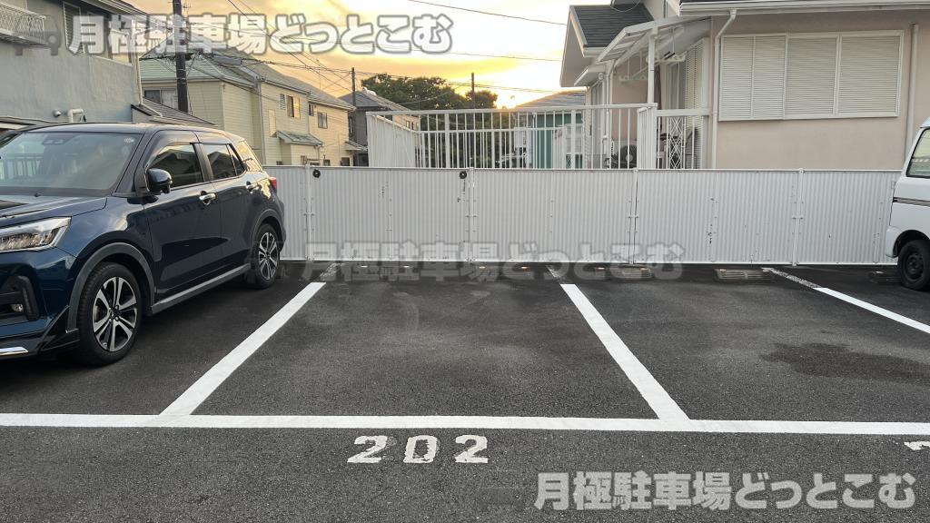 秦野市今泉台3丁目1-6の月極駐車場5