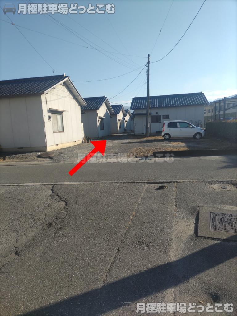 甲府市大里町4385-1の月極駐車場2