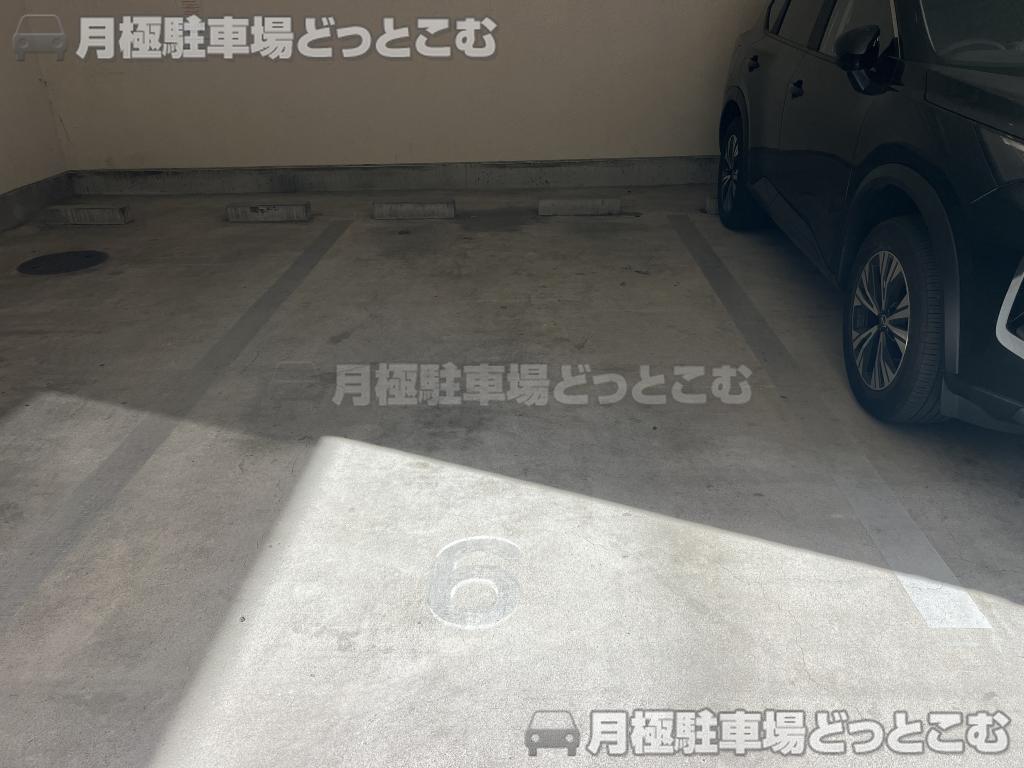 名古屋市中区松原3丁目9-30の月極駐車場5