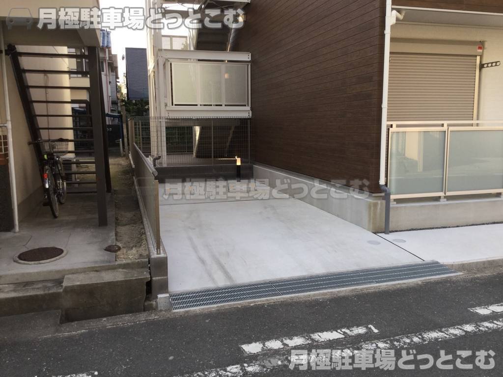 尼崎市南七松町1丁目の月極駐車場1