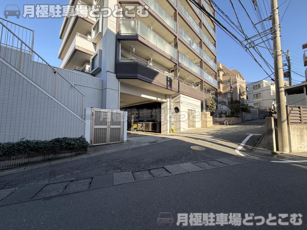 川崎市宮前区犬蔵2丁目4-8の月極駐車場2