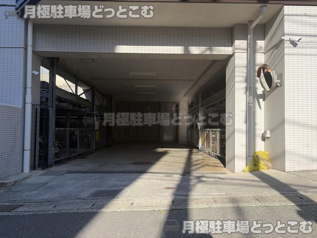 川崎市宮前区犬蔵2丁目4-8の月極駐車場4