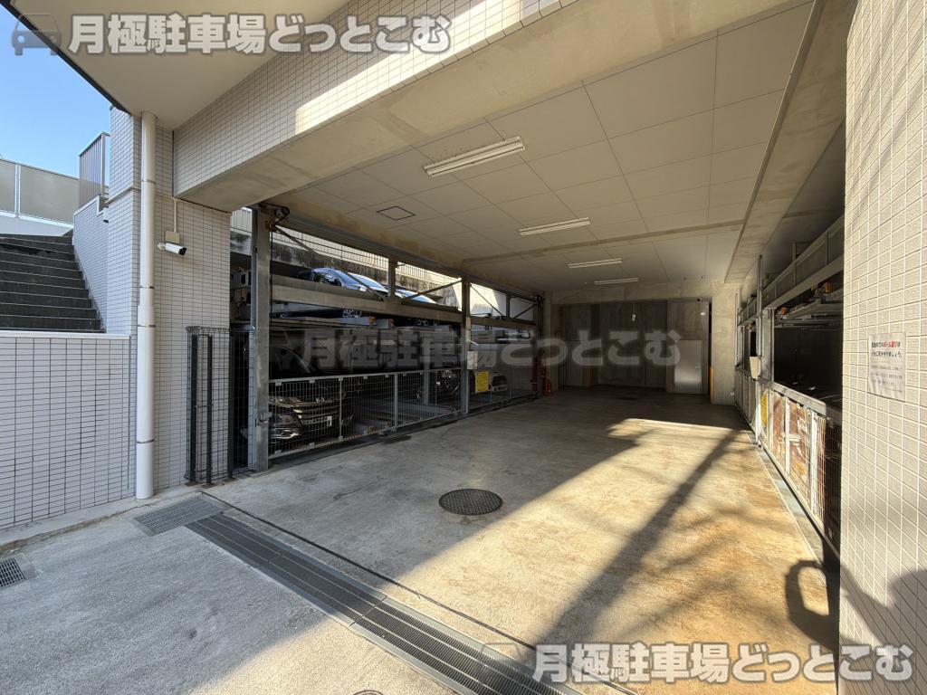 川崎市宮前区犬蔵2丁目4-8の月極駐車場5