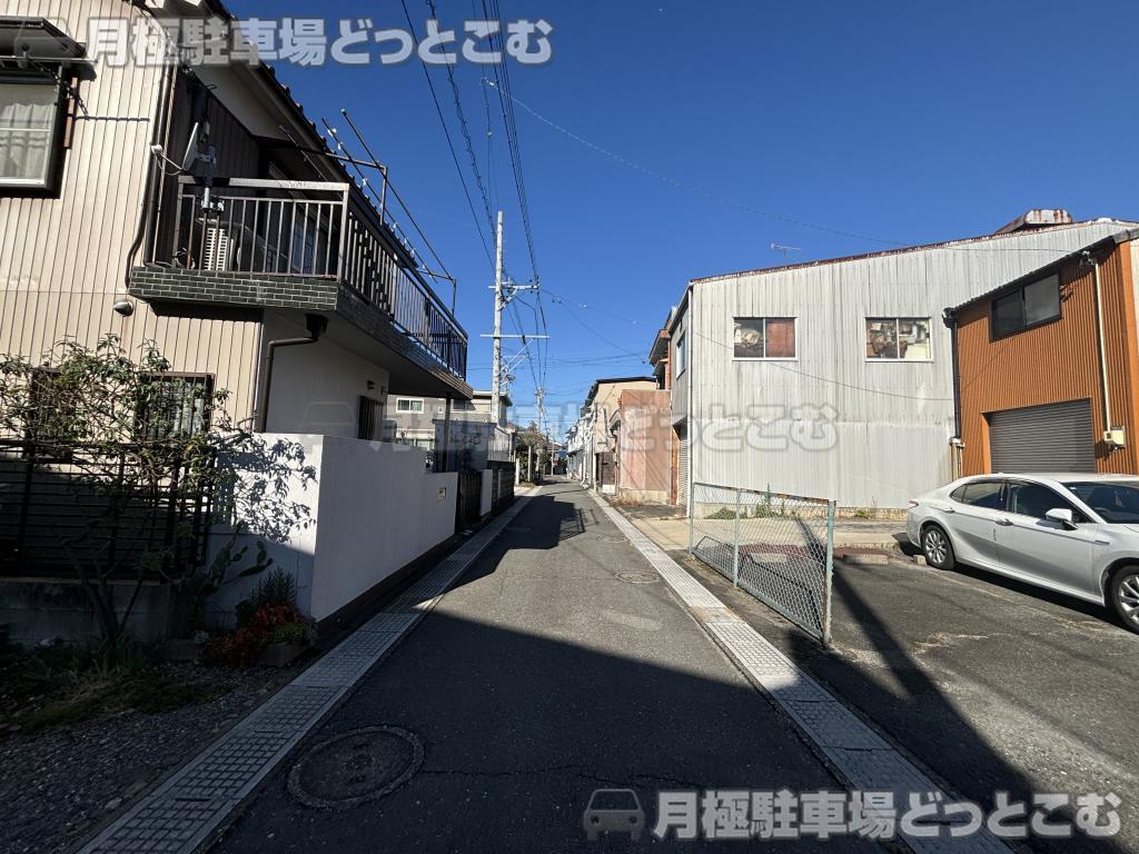 桑名市南魚町44番、45番の月極駐車場4