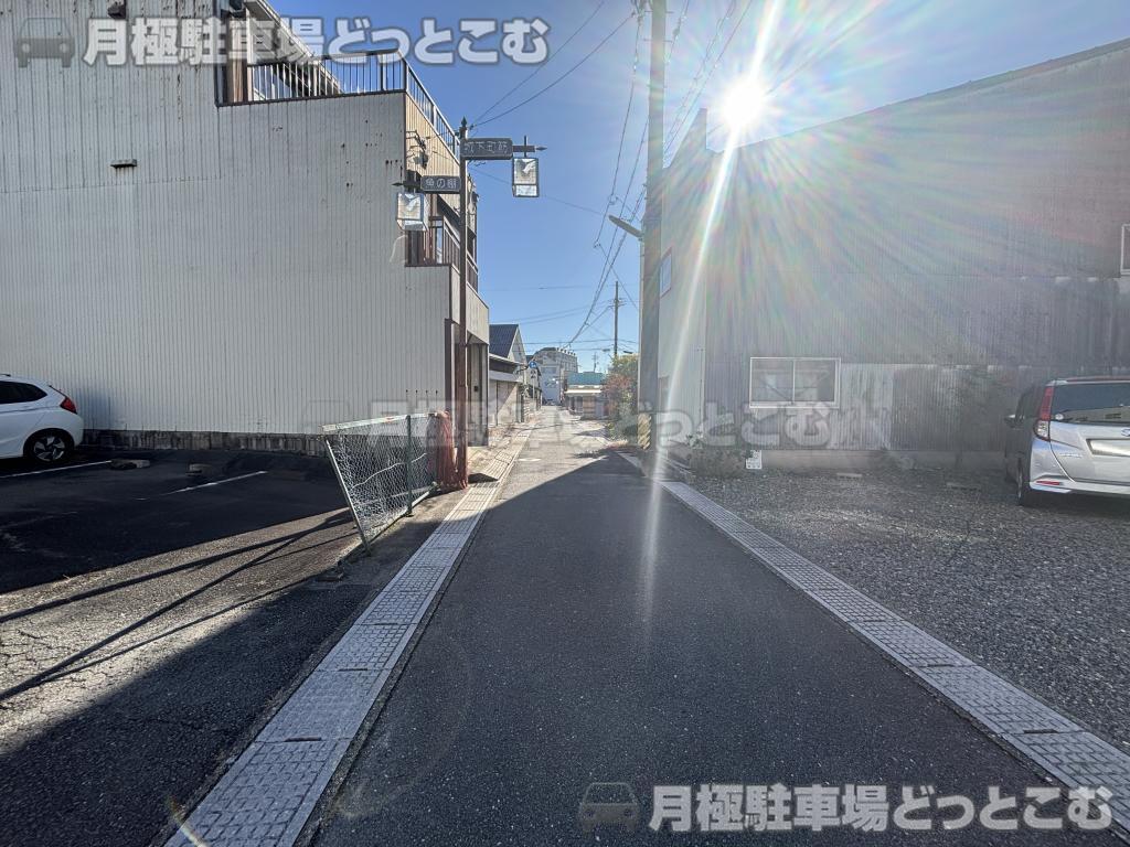 桑名市南魚町44番、45番の月極駐車場5