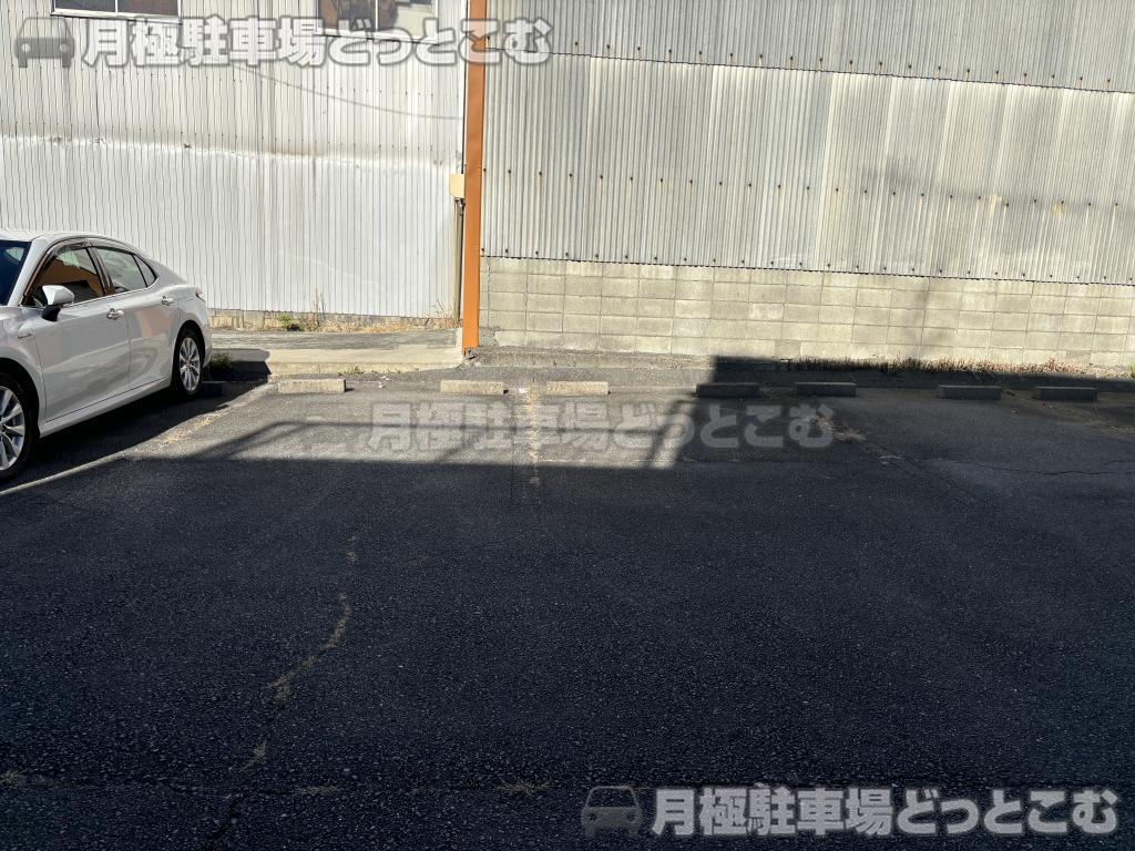 桑名市南魚町44番、45番の月極駐車場9