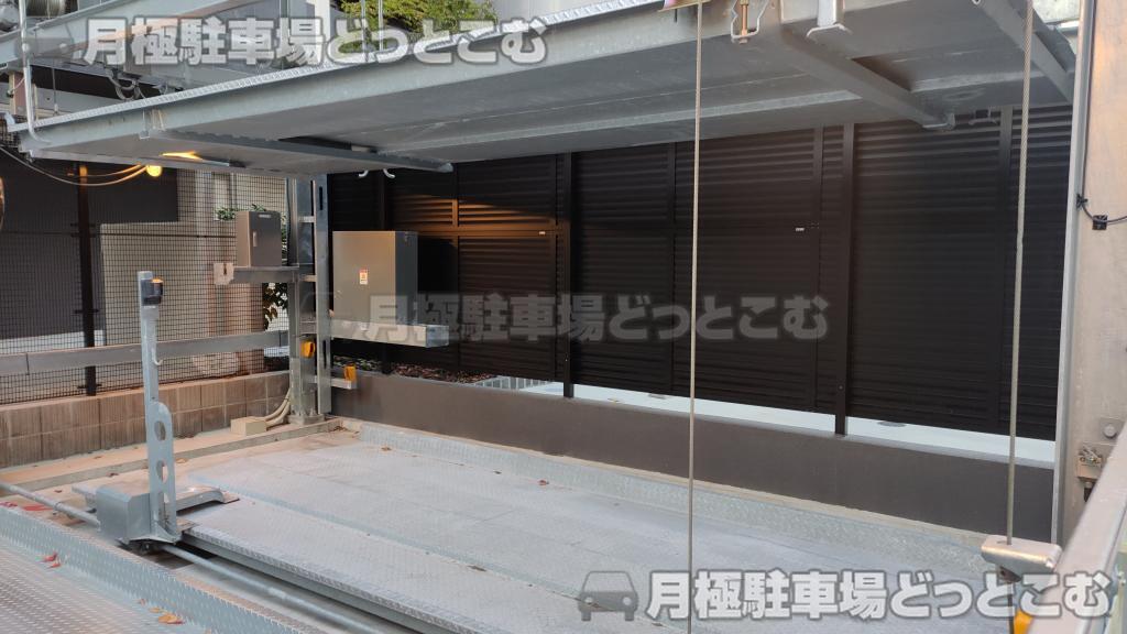 名古屋市東区泉2丁目24番21号の月極駐車場7