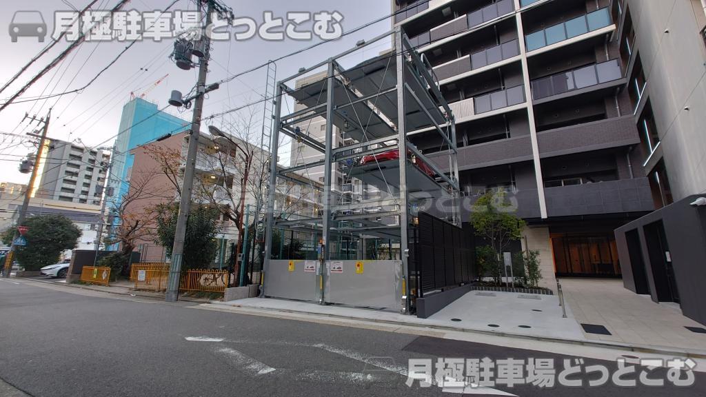 名古屋市東区泉2丁目24番21号の月極駐車場1