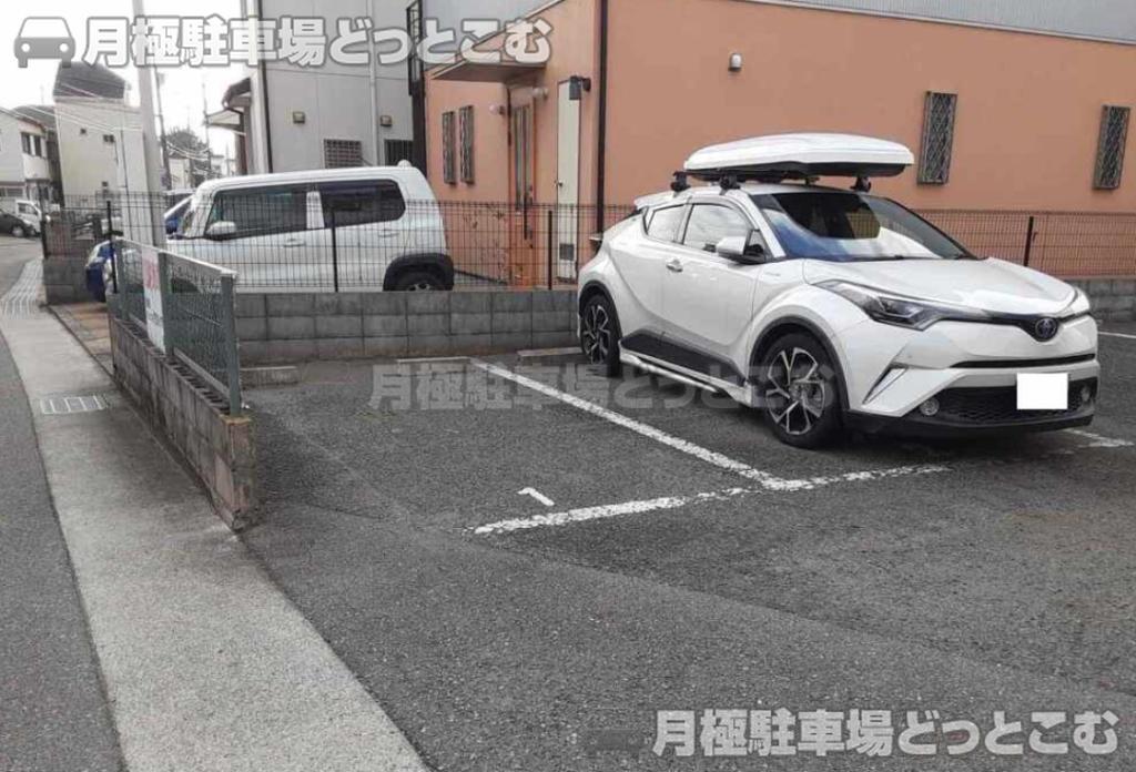 神戸市垂水区山手7丁目552-4の月極駐車場2