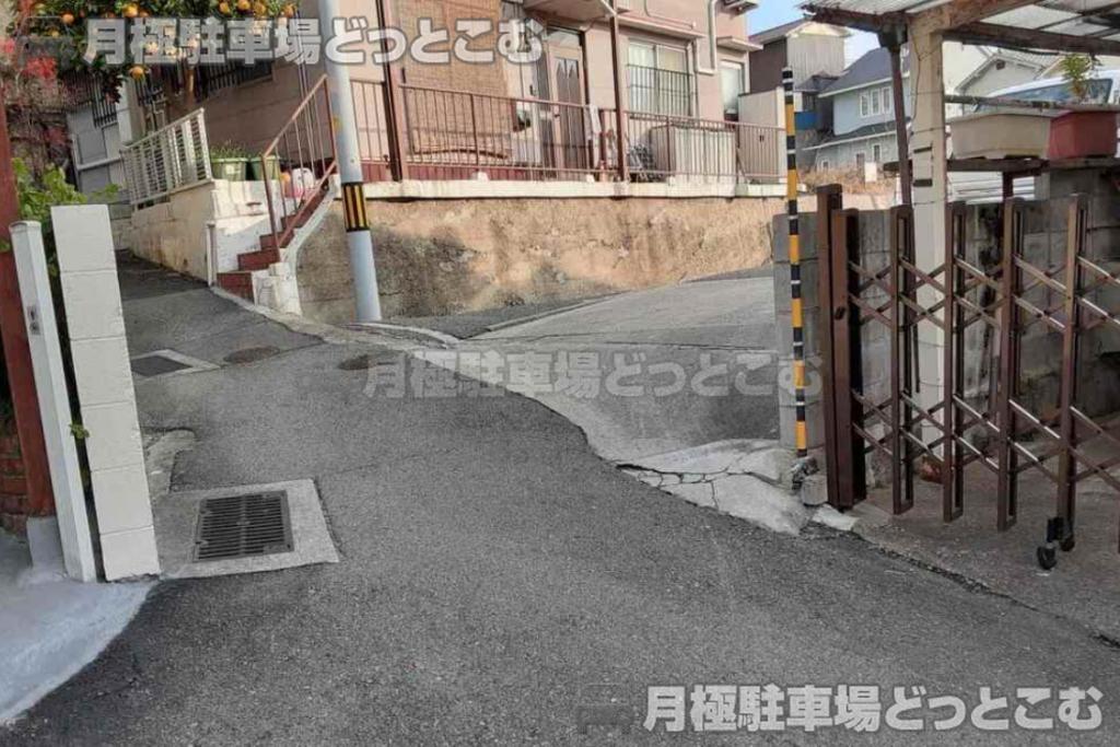 神戸市垂水区東垂水2-1-8の月極駐車場2