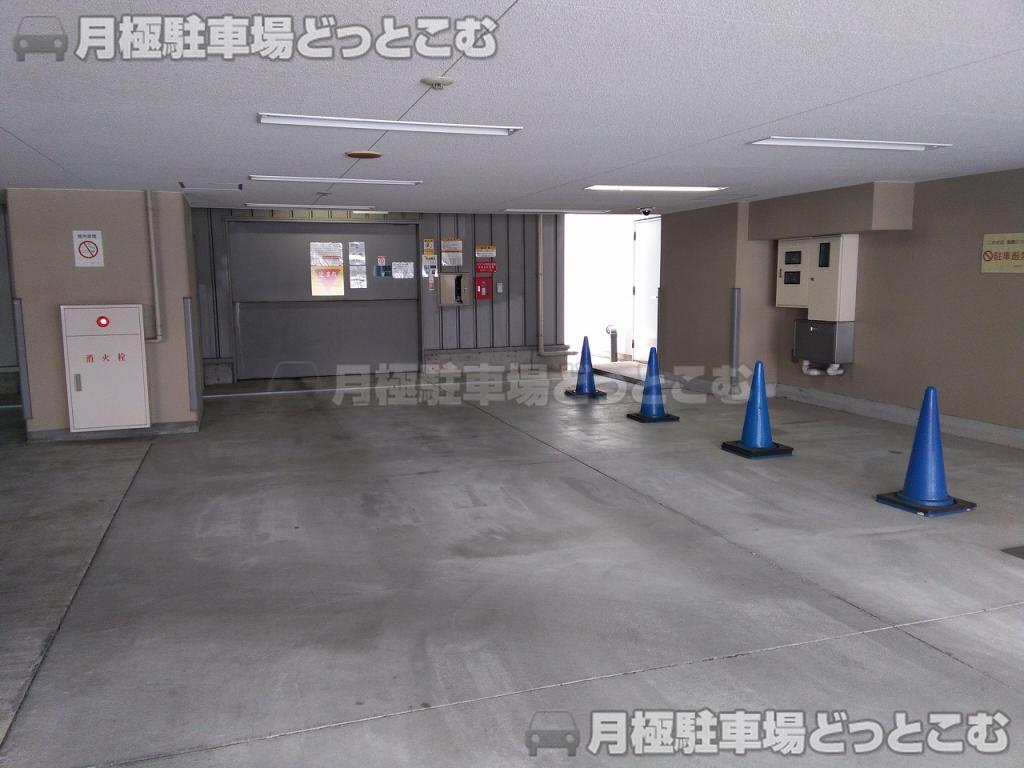 神戸市中央区磯上通3丁目1-20の月極駐車場3