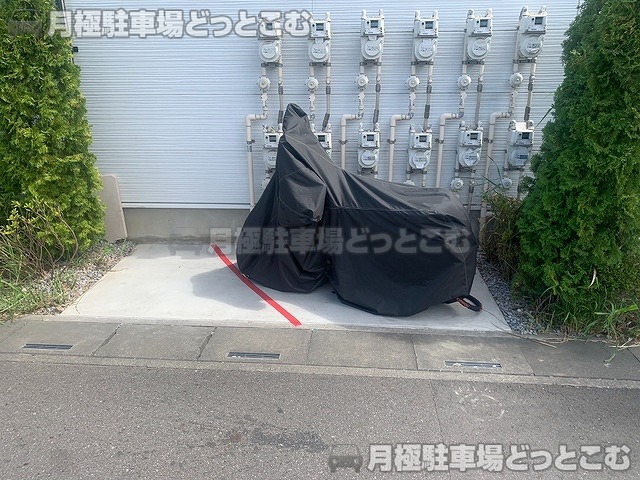 八潮市大字垳字用水東130-1の月極駐車場3