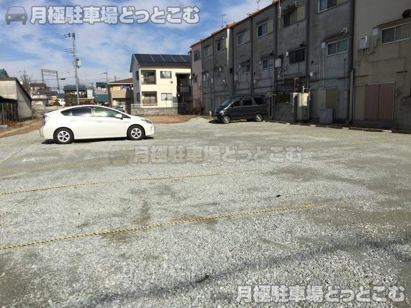 橿原市内膳町3丁目8-5の月極駐車場2