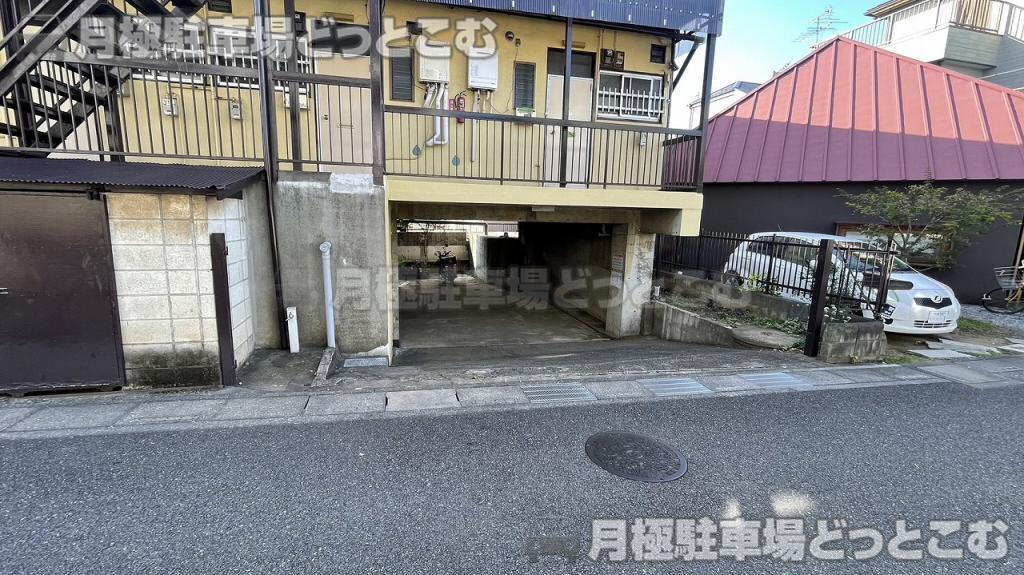 さいたま市見沼区南中丸51-7の月極駐車場2