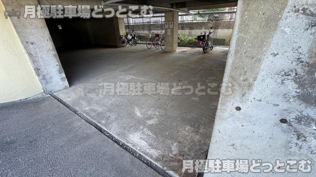 さいたま市見沼区南中丸51-7の月極駐車場4