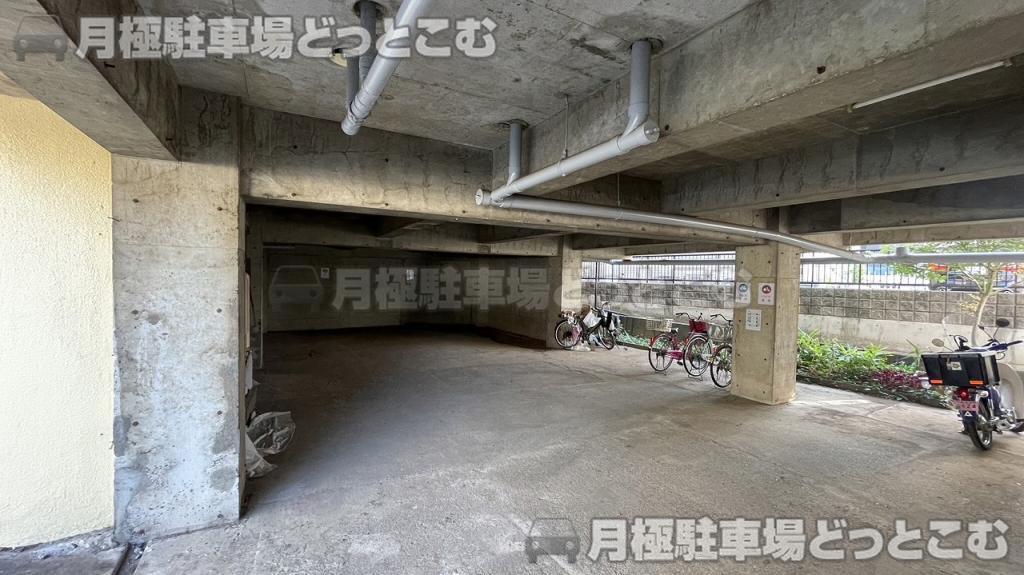 さいたま市見沼区南中丸51-7の月極駐車場6